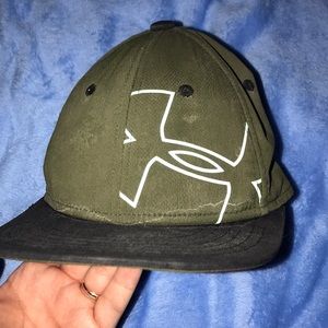 Boys underarmour cap
